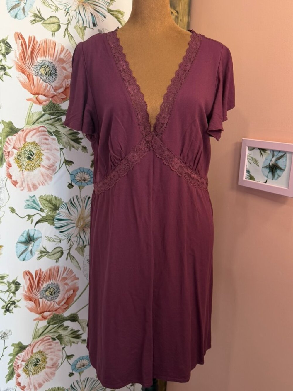 Old Navy Plum V‑Neck Lace Detail Dress – Size Large